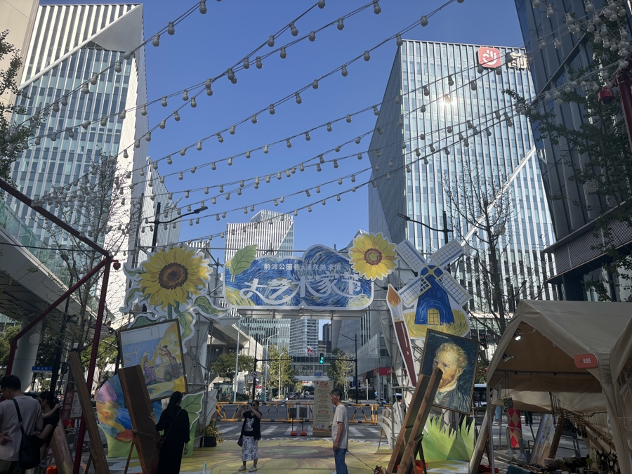 市集现场。阮佳雯 摄